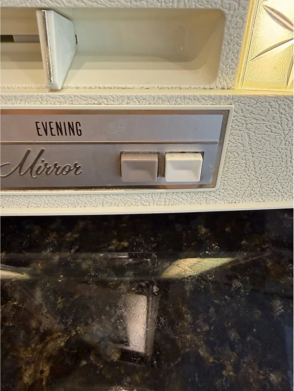 Vintage GE Lighted Vanity Makeup Mirror 4 Light Settings Works